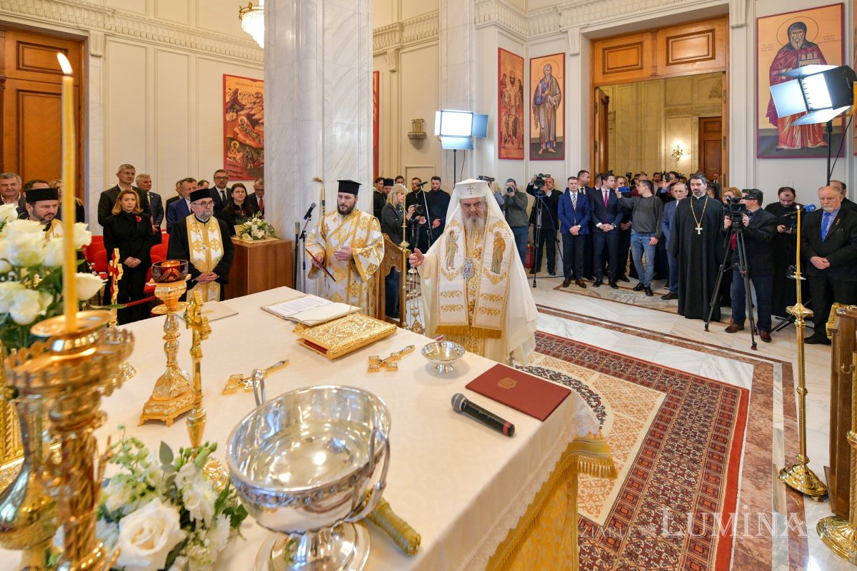 Patriarch Daniel Consecrates Chapel Dedicated to St Andrew Inside Romanian Parliament