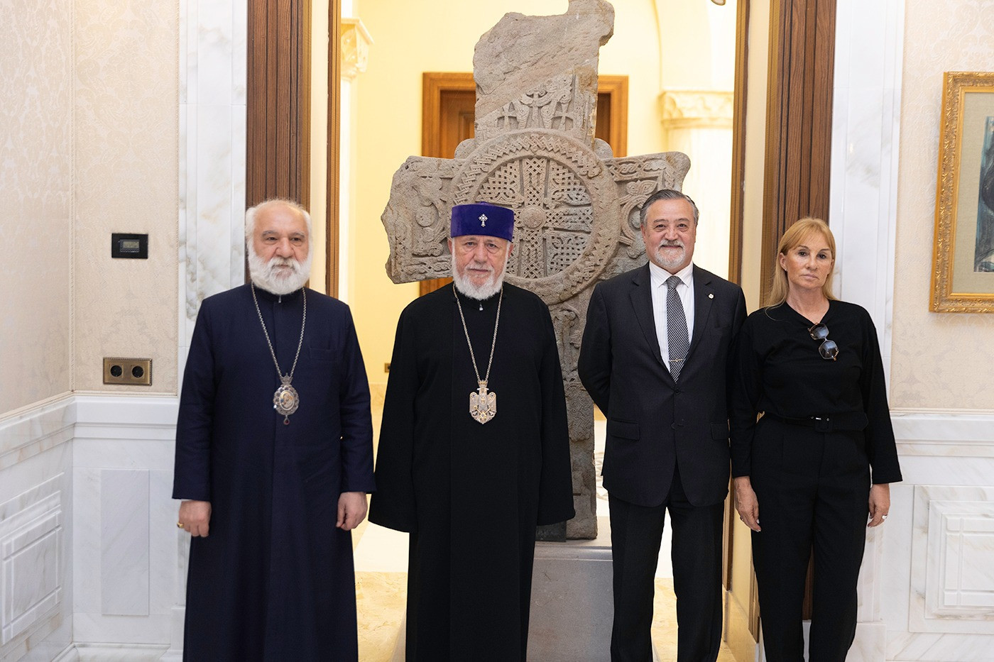 Catholicos Karekin II Welcomes New Argentinian Ambassador, Highlights Importance of Armenian Community