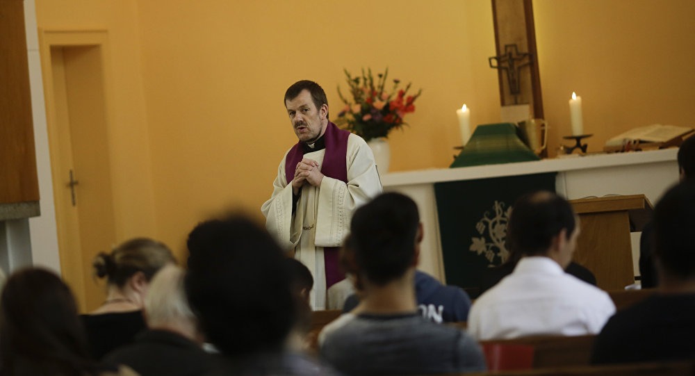 Seventh Heaven: Germany’s Refugees Flock to Christian Churches for Baptism