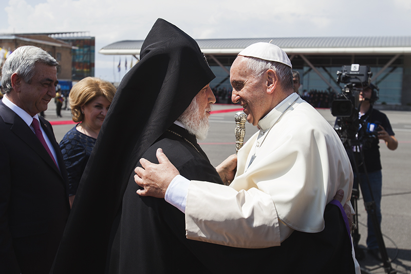 Pope Francis Arrives in Armenia – Photos