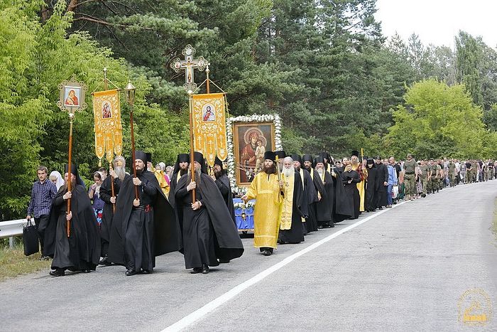 BEGINNING OF ALL-UKRAINIAN CROSS PROCESSION IN SVYATOGORSK