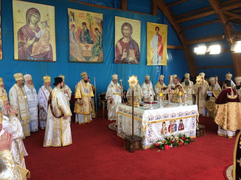 Bucharest’s Protector Saint celebrated on the Hill of Joy : The Patriarch of Romania presided over Divine Liturgy