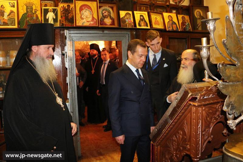 THE RUSSIAN PRIME MINISTER VISITS THE CHURCH OF THE RESURRECTION
