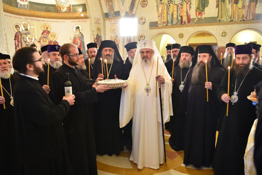 The Hierarchs of the Holy Synod prayed for the victims of the Colectiv club fire