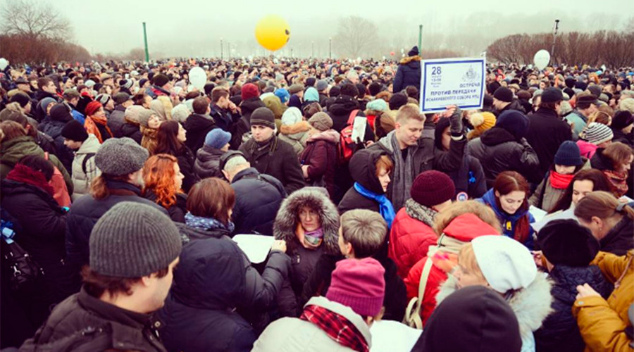 Hundreds protest handover of St. Petersburg’s landmark cathedral to Russian Orthodox Church