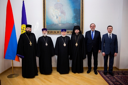 Catholicos of All Armenians Receives the Governor of Russian Orthodox Church Community to the Republic of Armenia