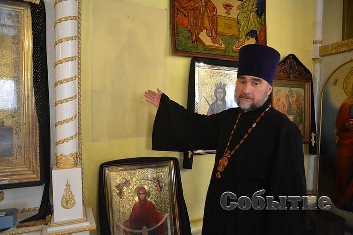 IMAGE OF THEOTOKOS APPEARS ON WALL IN KAMENSK CHURCH