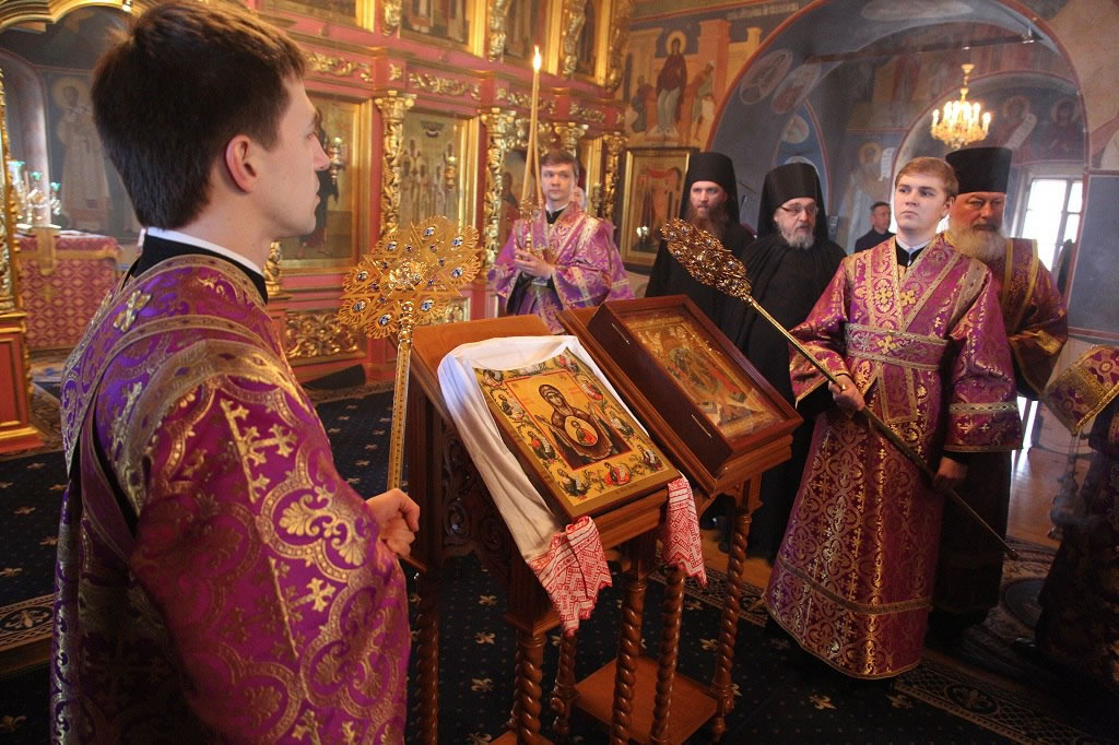 A Painted Copy of the Kursk-Root Icon of the Mother of God Arrives in Moscow’s Novospassky Monastery