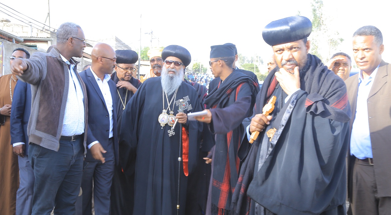 The Ethiopian Patriarch Visits the Landslide Victims