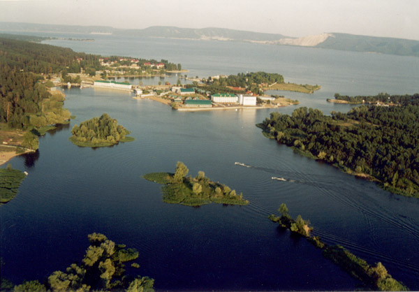 Orthodox Patriarch of Moscow Consecrates River Volga