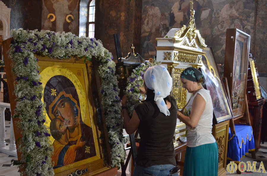 ABOUT 1 MILLION UKRAINIANS HAVE VENERATED WONDERWORKING ICONS