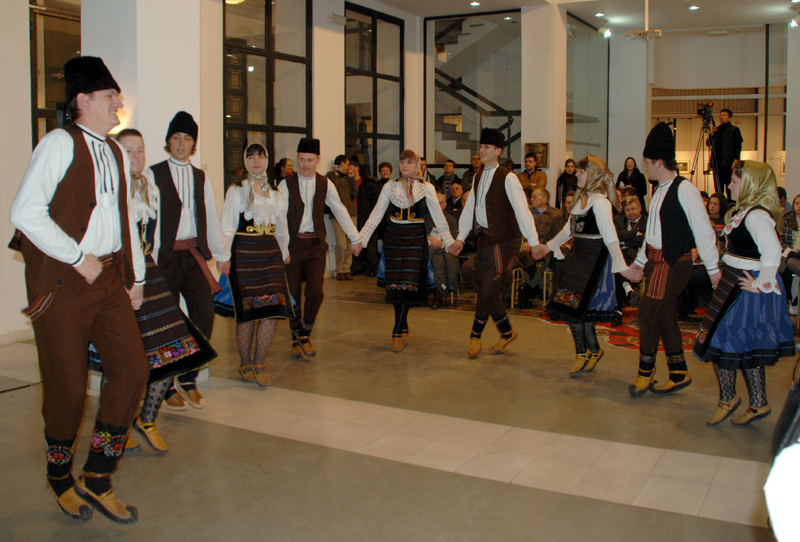 Kolo – traditional folk dance