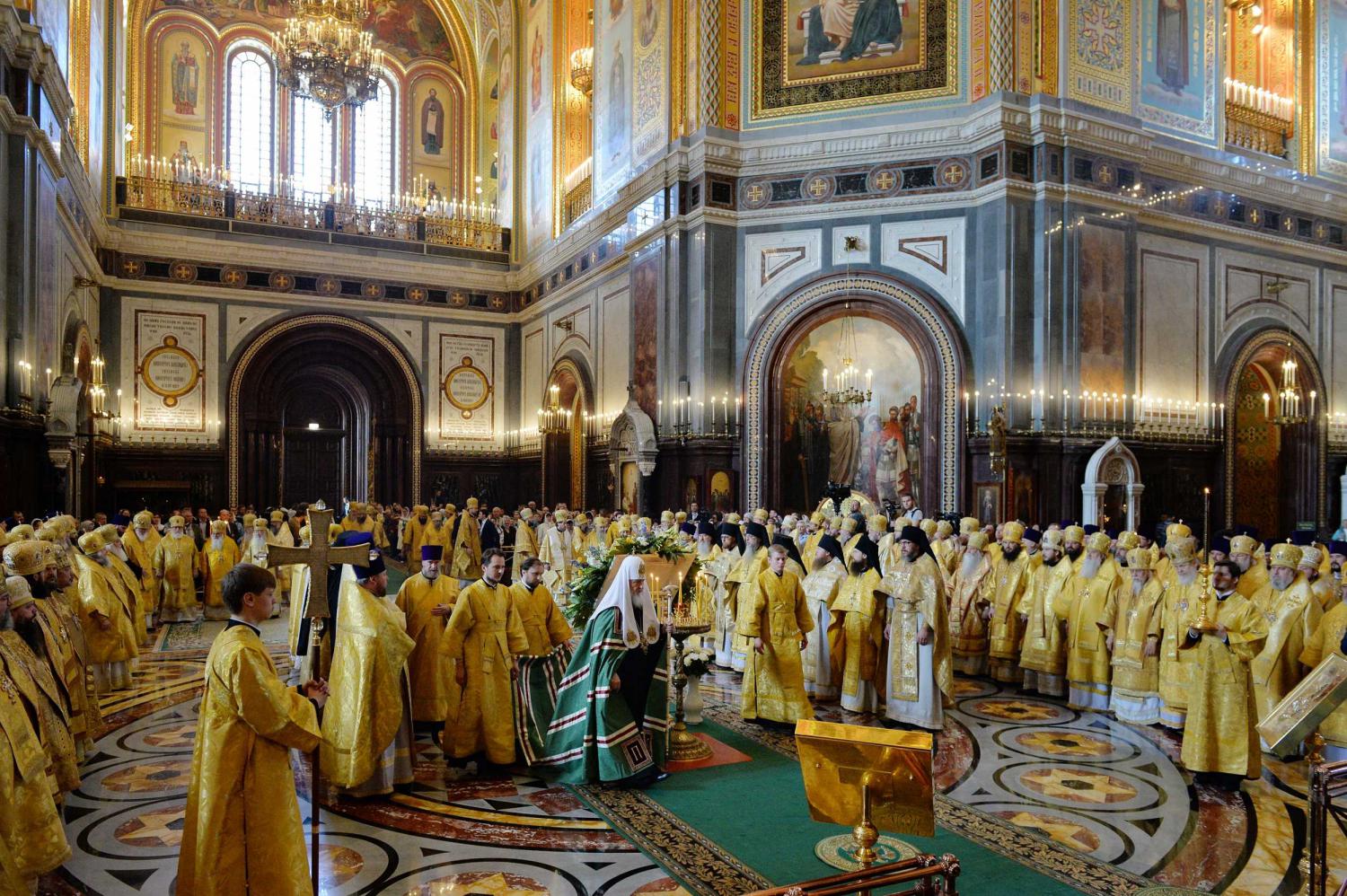 Moscow: Triumphant Patriarchal Liturgy at Christ the Saviour church
