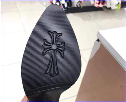 Kurdish Authorities Allow Anti-Christian Shoes to Be Sold in North Iraq