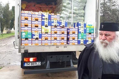 Metropolitan Ioan offers 8 tons of food to local hospitals