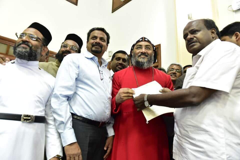 Metropolitan Mar Serpahim meets Karnataka CM: Hands over cheque for CM’s Relief Fund