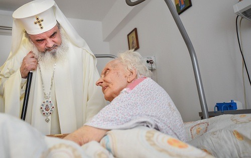 Patriarch Daniel: All socio-medical care is of Christian origin  : Church unites prayer with medical science