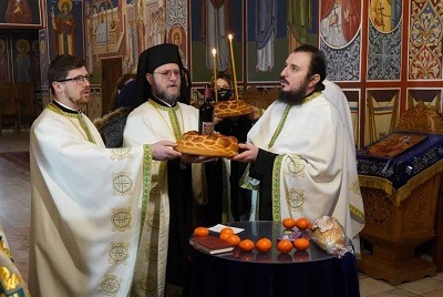 Suceava’s priests officiate memorial service to mark one-year anniversary of the first COVID-19 case in Romania