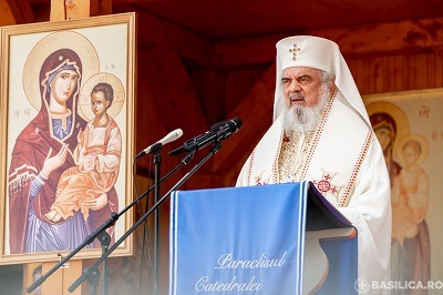 Patriarch Daniel: The Cross is bright in Orthodoxy. It is not only the Symbol of Death, but also of Christ’s Resurrection