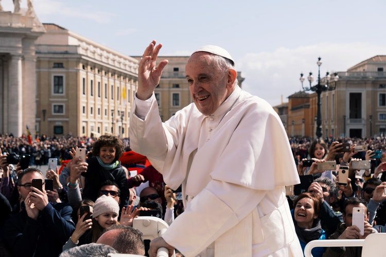 Pope Francis Blames Satan for Sexual Abuse Crisis – Activists Dismiss His Speech as Media Stunt