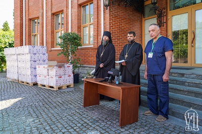 The Ukrainian Orthodox Church, International Medical Assistance Fund Donates 10,000 Packages of Antibiotics to Eastern Ukraine