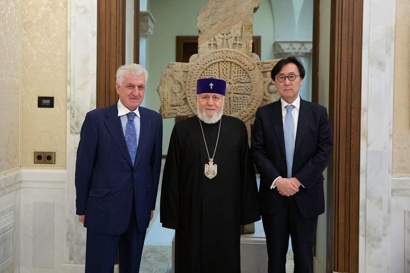 Catholicos Karekin II Received Newly Appointed Korean Ambassador to Armenia