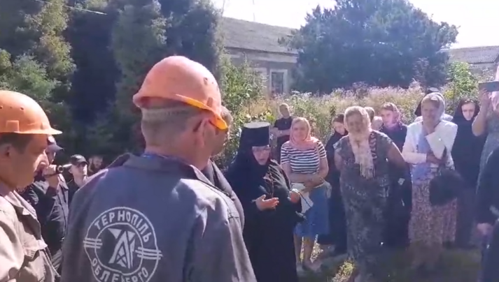 Ukrainian Authorities Cut Off Electricity Supply to Kremenets Convent Nuns