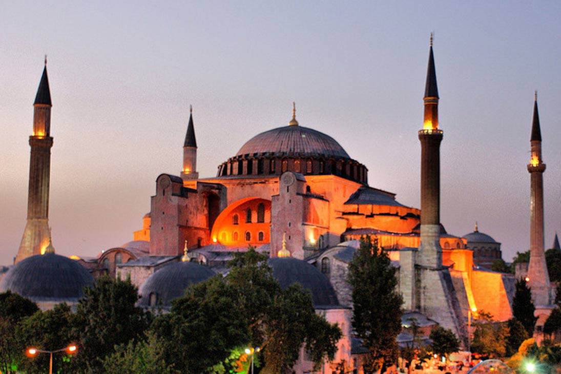 Turkish Historian Urges Closure of Hagia Sophia Due to Risk of Collapse