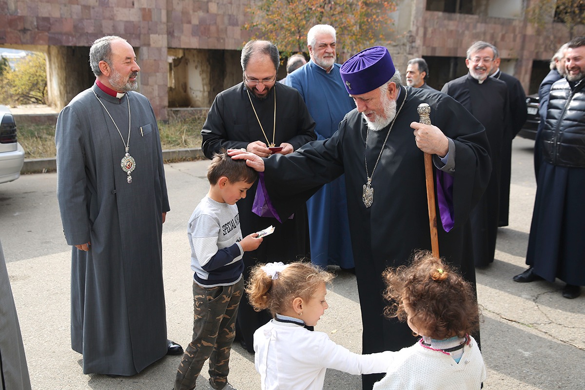 Armenian Supreme Spiritual Council Led by Catholicos Karekin II Visited Displaced Armenians from Artsakh