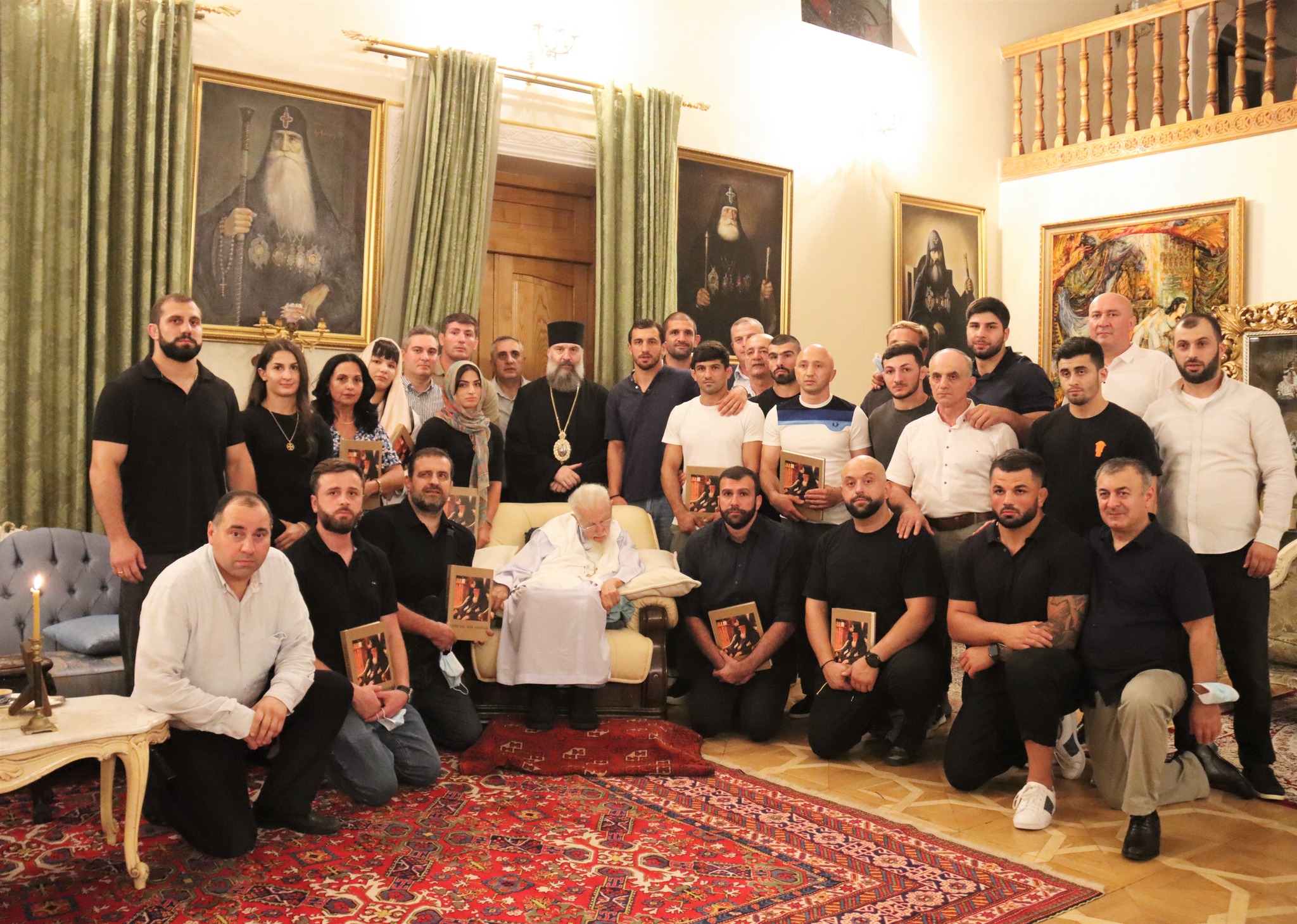 Patriarch Ilia Blesses Georgian Wrestlers for Paris Olympics