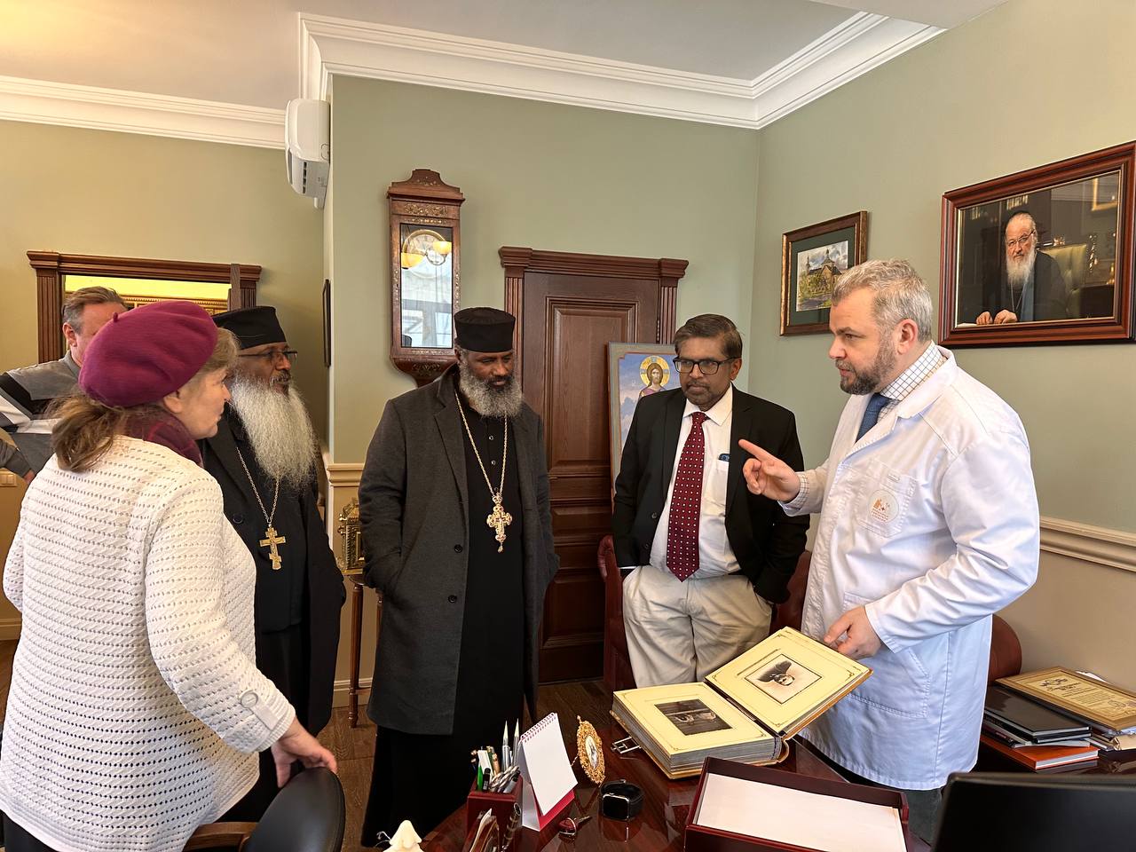 Ethiopian Orthodox Delegation Visits St. Alexy Hospital in Moscow