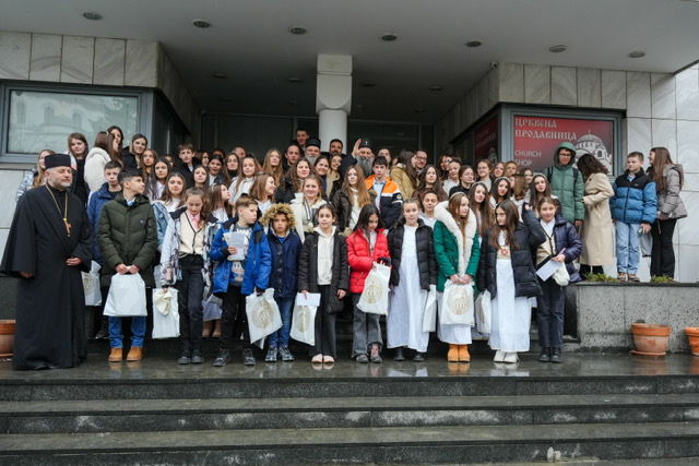 Serbian Patriarch Hosts Children from Kosovo and Metohija